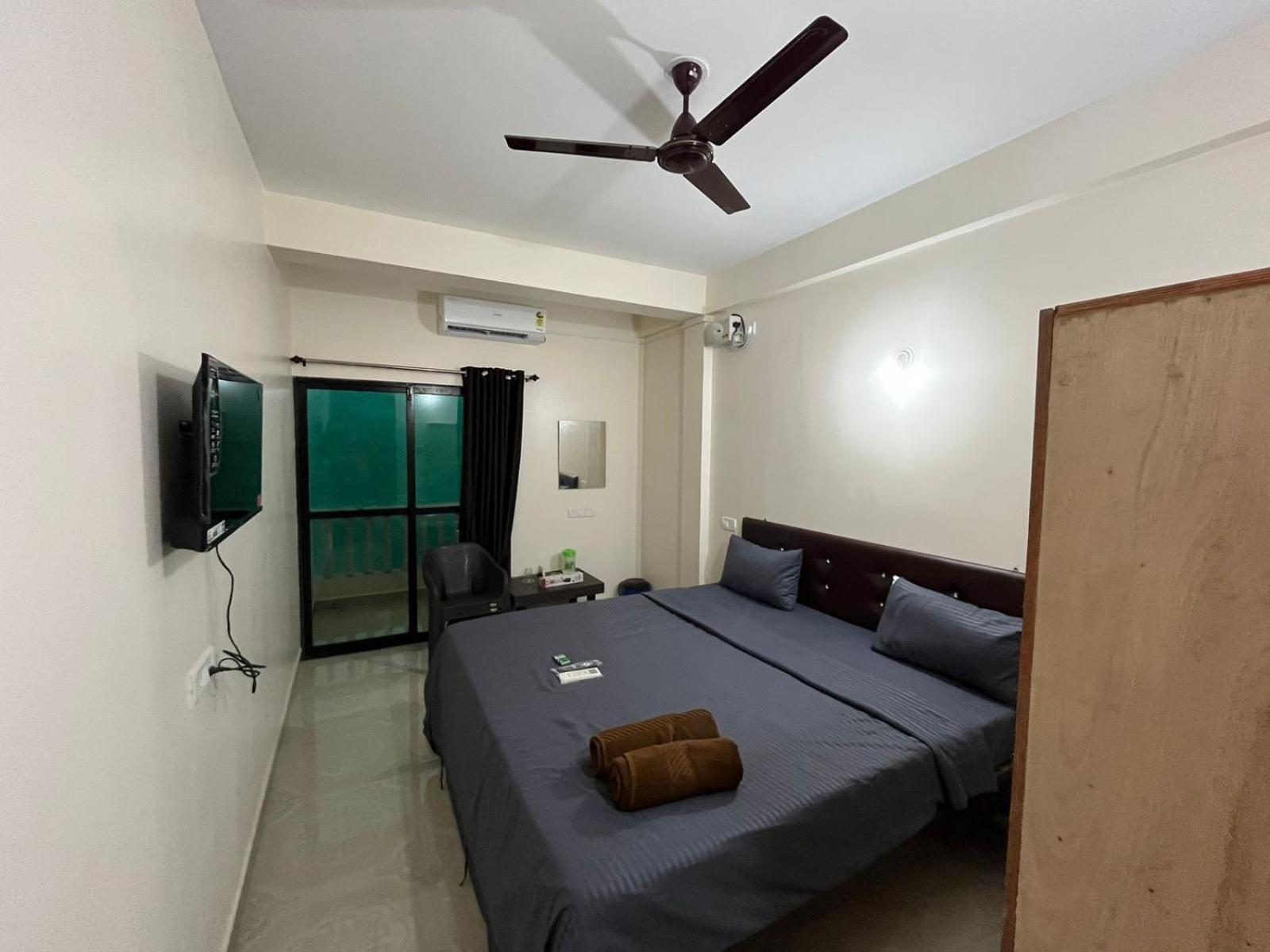 Hotel Saffron Baga Exterior photo