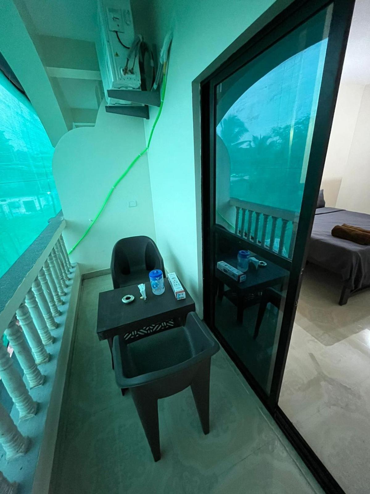 Hotel Saffron Baga Exterior photo