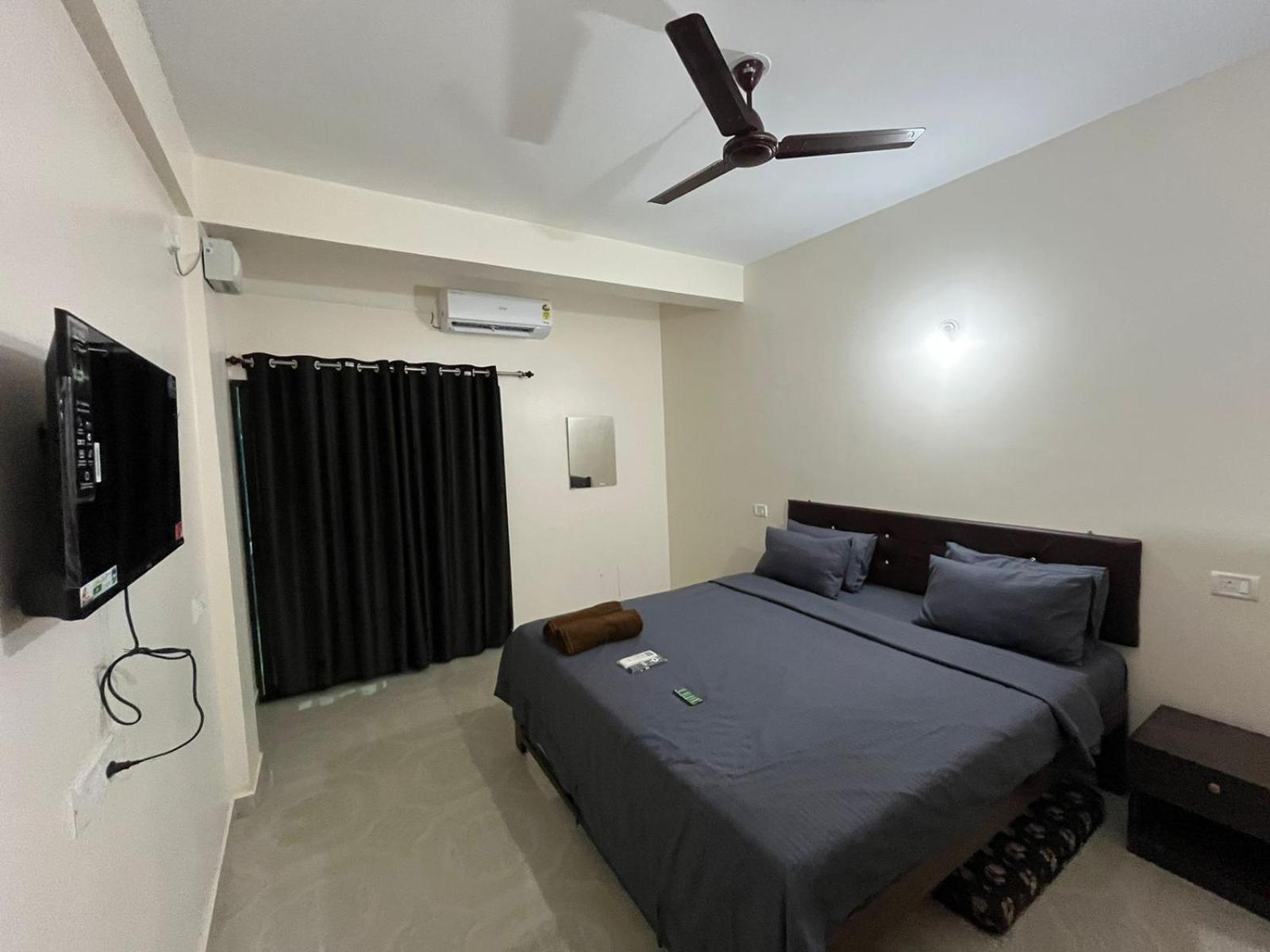 Hotel Saffron Baga Exterior photo