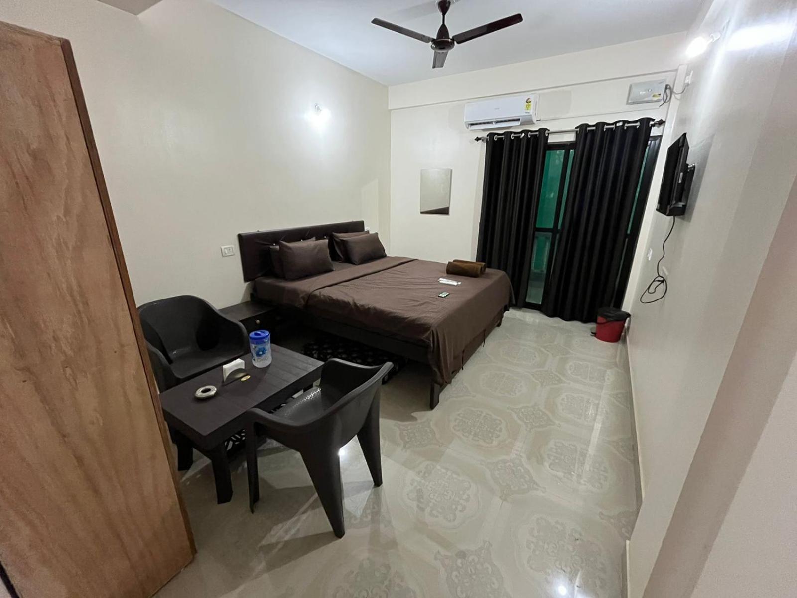Hotel Saffron Baga Exterior photo